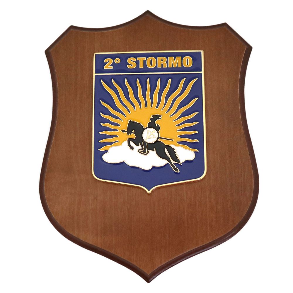 CREST IN METALLO SMALTATO BASE LEGNO 22,5X17,5CM 2 STORMO AERONAUTICA MILITARE
