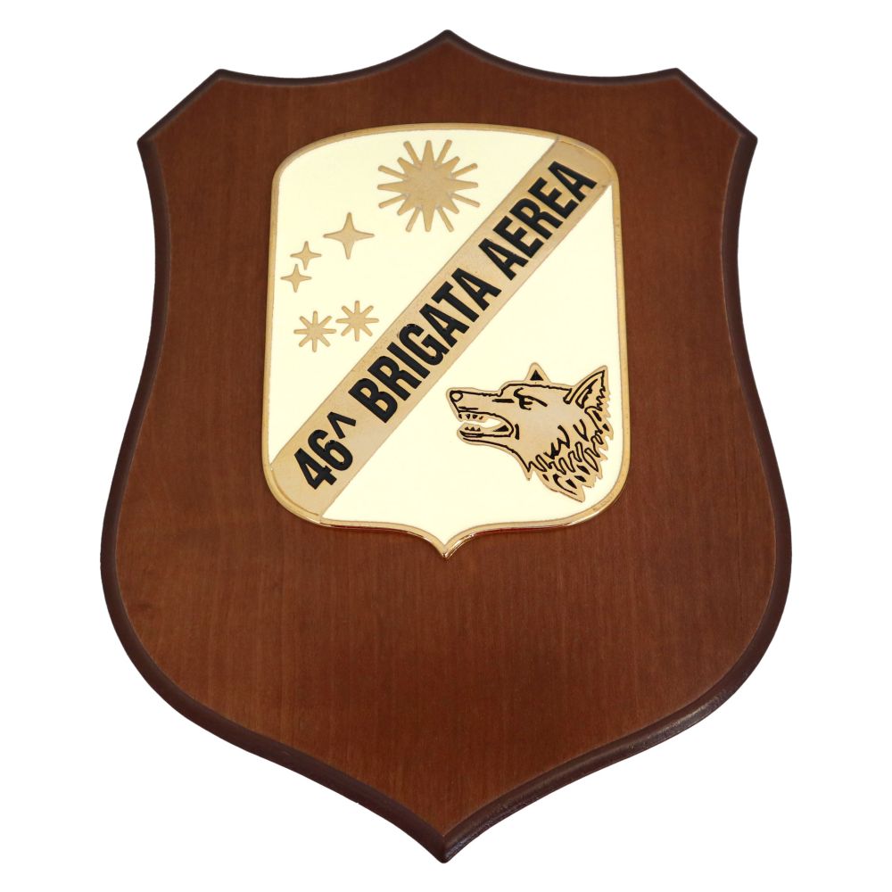 CREST IN METALLO SMALTATO BASE LEGNO 22,5X17,5CM 46 BRIGATA AEREA AERONAUTICA MILITARE