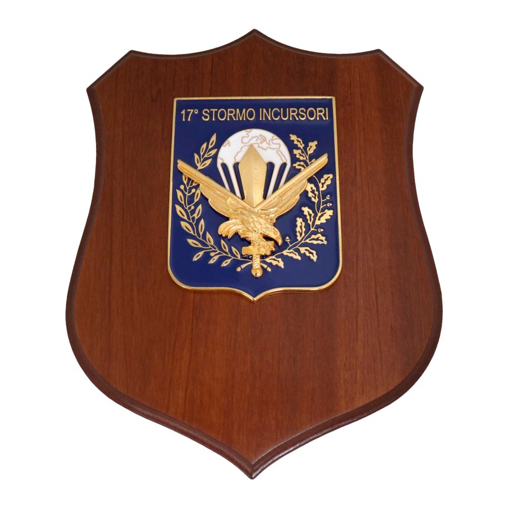 CREST IN METALLO SMALTATO BASE LEGNO 22,5X17,5CM 17 STORMO INCURSORI AERONAUTICA MILITARE