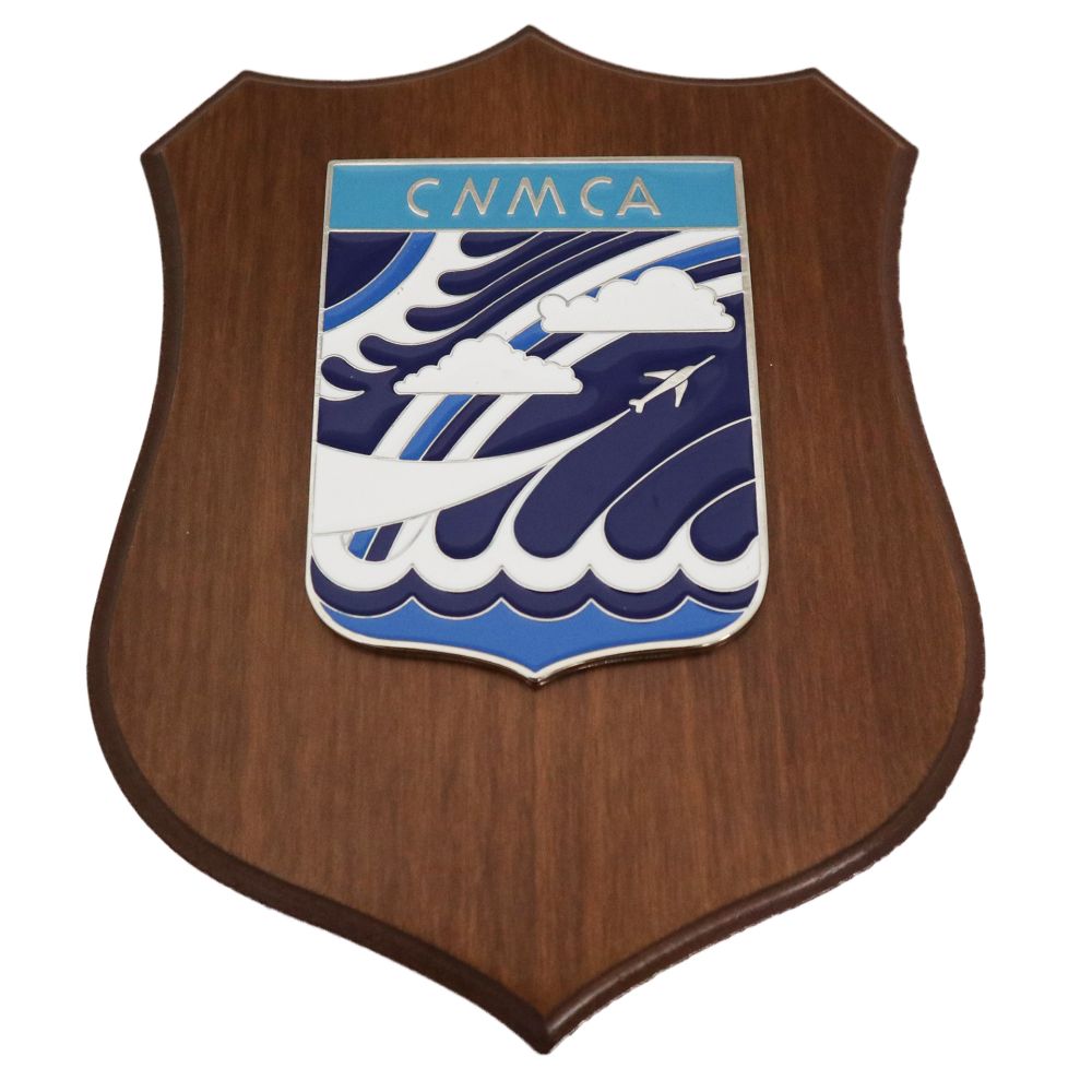 CREST IN METALLO SMALTATO BASE LEGNO 22,5X17,5CM CNMCA AERONAUTICA MILITARE