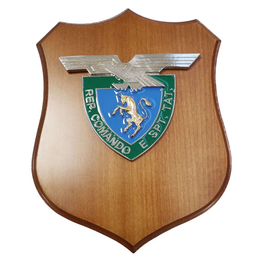 CREST IN METALLO SMALTATO BASE LEGNO 22,5X17,5CM REP SUP. TAT.TAURINENSE